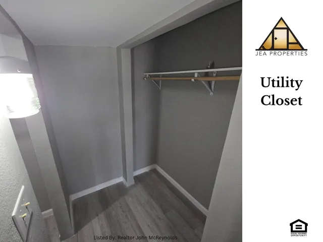 a view of front of house with a yard