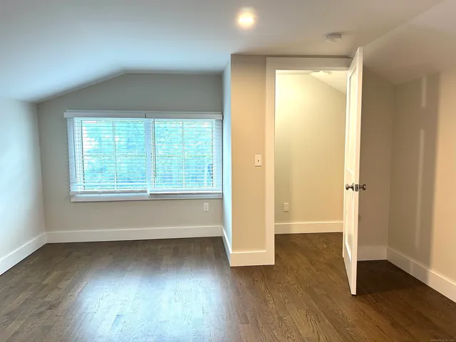 $2,600 | 20 Mechanic Street, Unit 2, Stonington, CT 06379