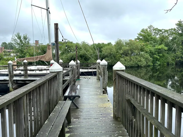 $2,600 | 20 Mechanic Street, Unit 2, Stonington, CT 06379