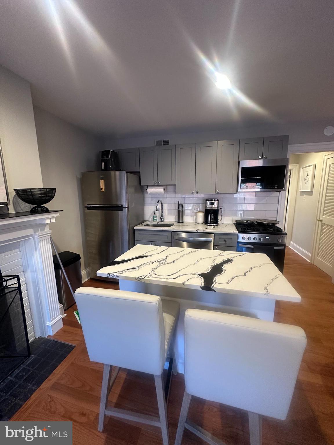 1820 Pine Street, Unit 4 Philadelphia, PA 19103 - Photo 8 of 17