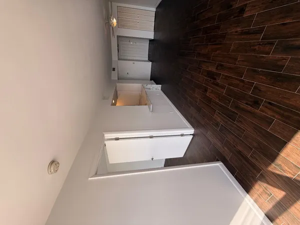 $2,400 | 200 Leslie Drive, Unit 924, Hallandale Beach, FL 33009