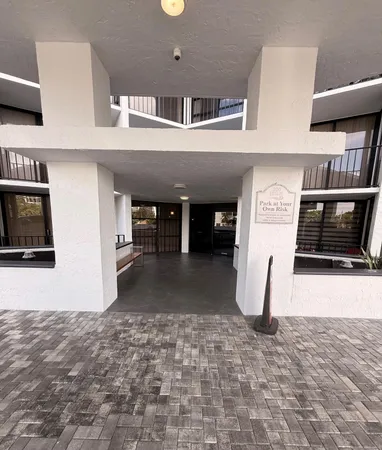 $2,400 | 200 Leslie Drive, Unit 924, Hallandale Beach, FL 33009
