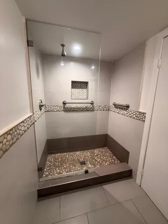 $2,400 | 200 Leslie Drive, Unit 924, Hallandale Beach, FL 33009