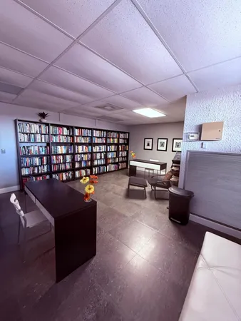 $2,400 | 200 Leslie Drive, Unit 924, Hallandale Beach, FL 33009