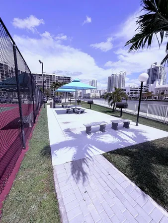 $2,400 | 200 Leslie Drive, Unit 924, Hallandale Beach, FL 33009