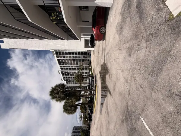 $2,400 | 200 Leslie Drive, Unit 924, Hallandale Beach, FL 33009