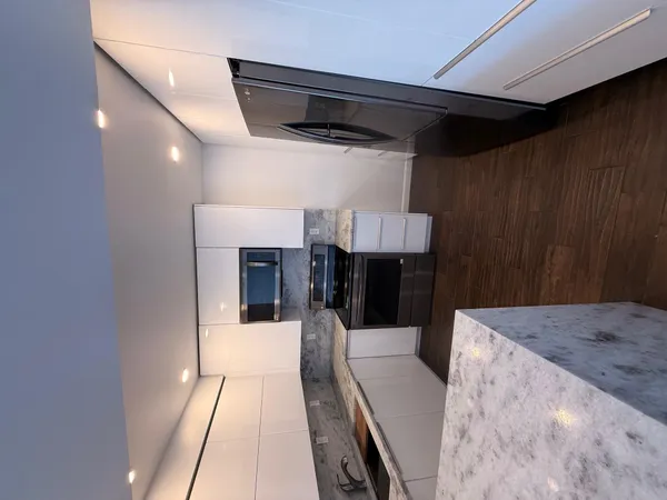 $2,400 | 200 Leslie Drive, Unit 924, Hallandale Beach, FL 33009