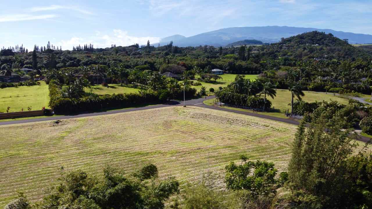 52 Piialii Street Haiku, HI 96708 - Photo 25 of 29 a view of an ocean and city