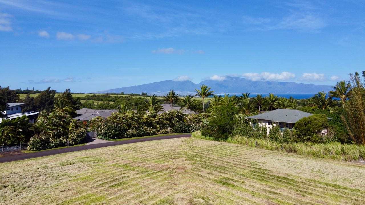 52 Piialii Street Haiku, HI 96708 - Photo 27 of 29 a view of an outdoor space and a yard
