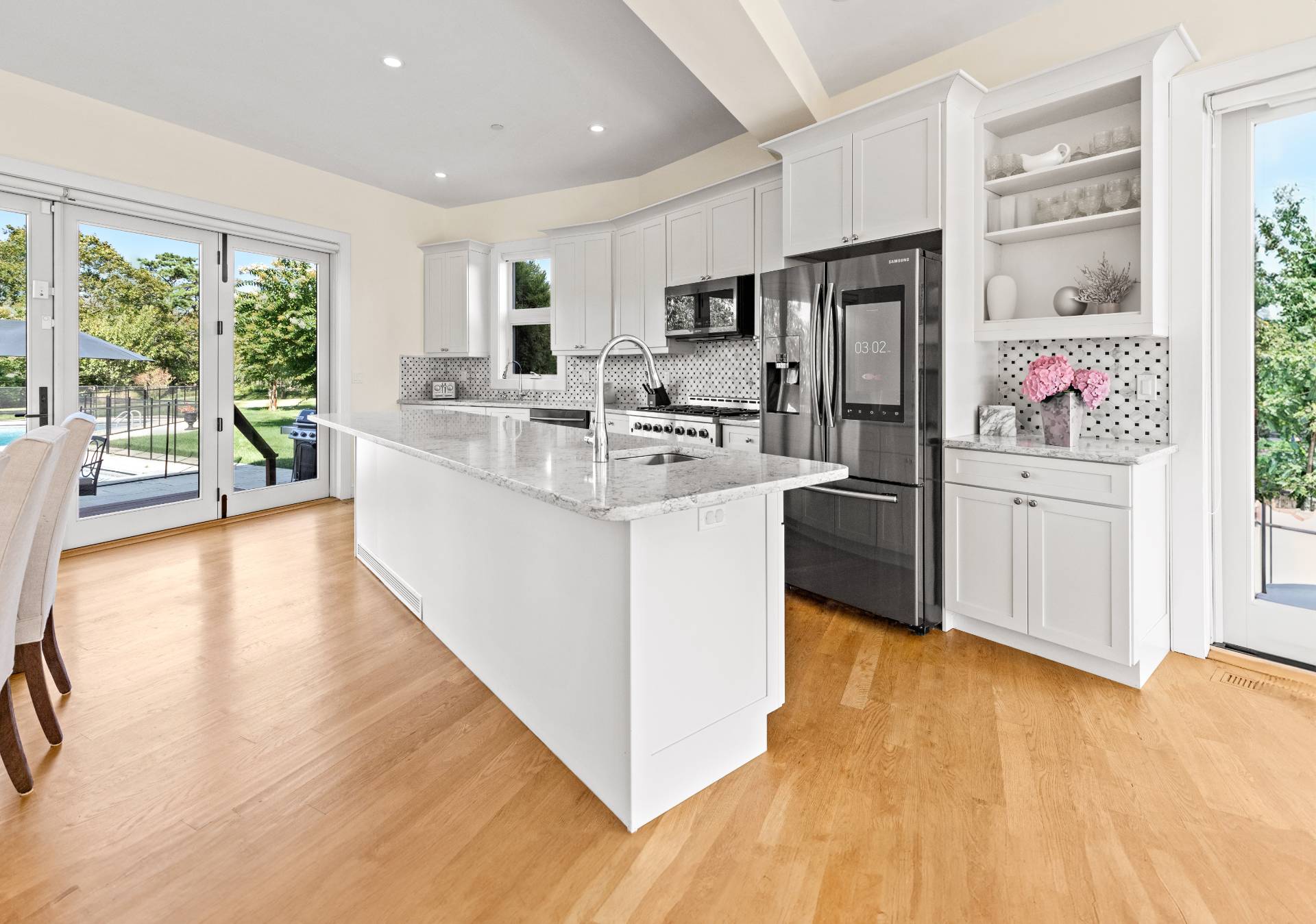 89 Old Canoe Place Road Hampton Bays, NY 11946 - Photo 12 of 39