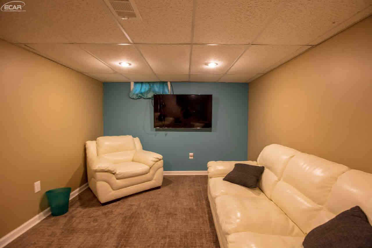 3189 Old Farm Road Flint, MI 48507 - Photo 50 of 58 21369418-49.JPG