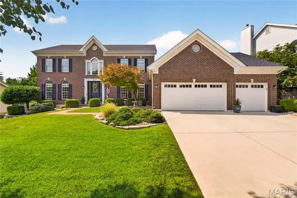 $725,000 | 947 Crown Pointe Estates Drive, Wildwood, MO 63021