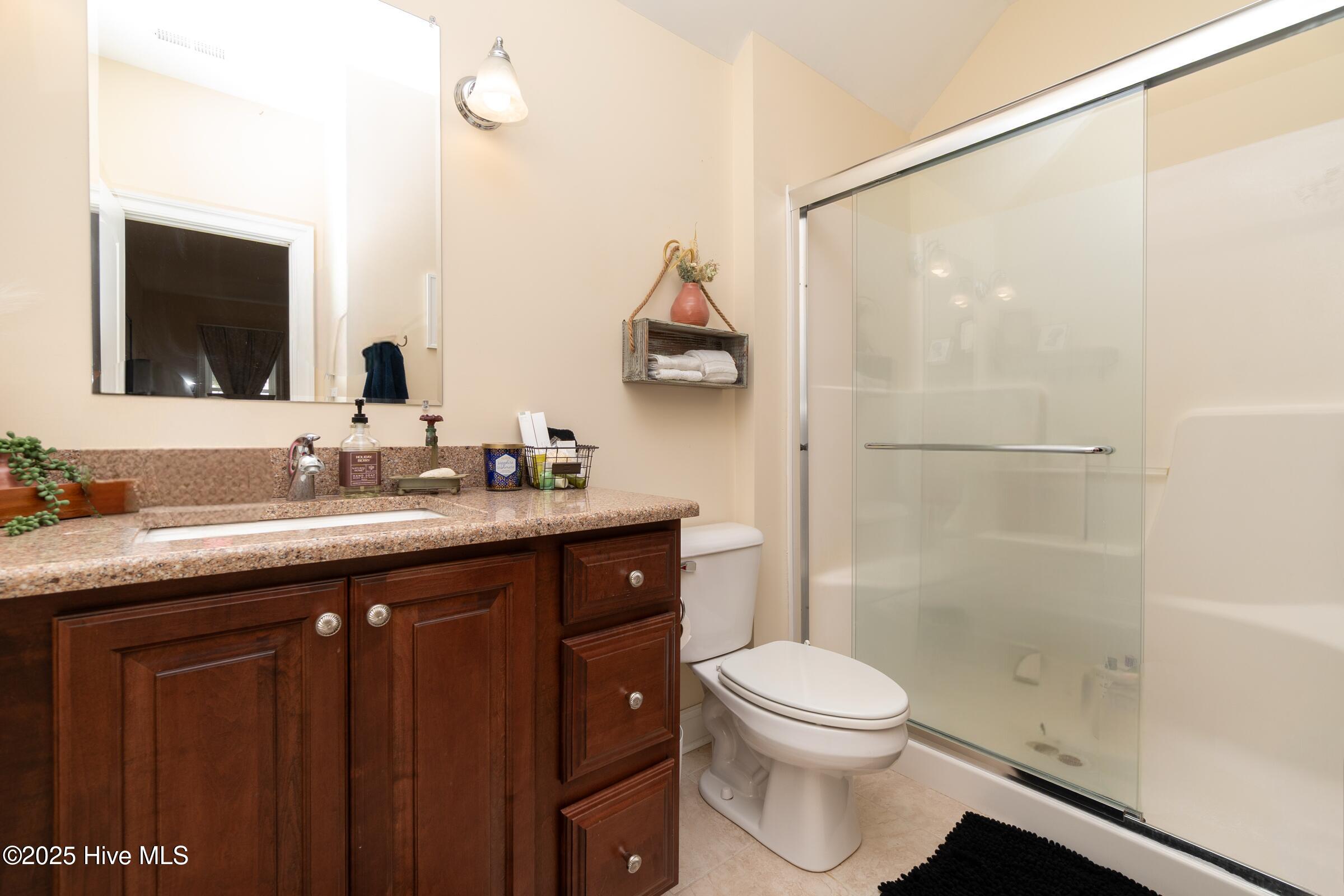 229 Grassy Point Drive Hertford, NC 27944 - Photo 37 of 68 Bed 1 ensuite