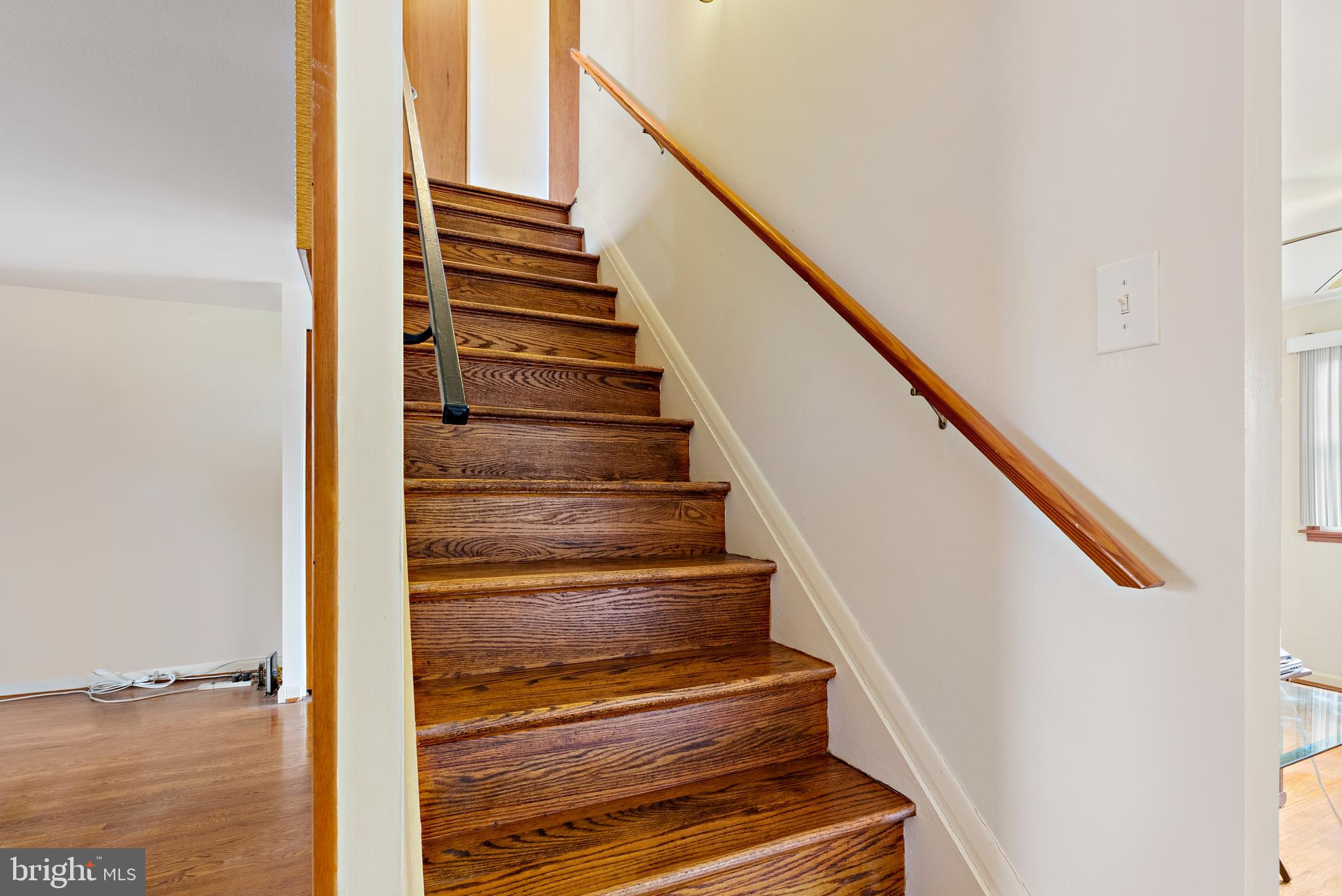 1041 Foxwood Lane Baltimore, MD 21221 - Photo 19 of 45 a view of entryway