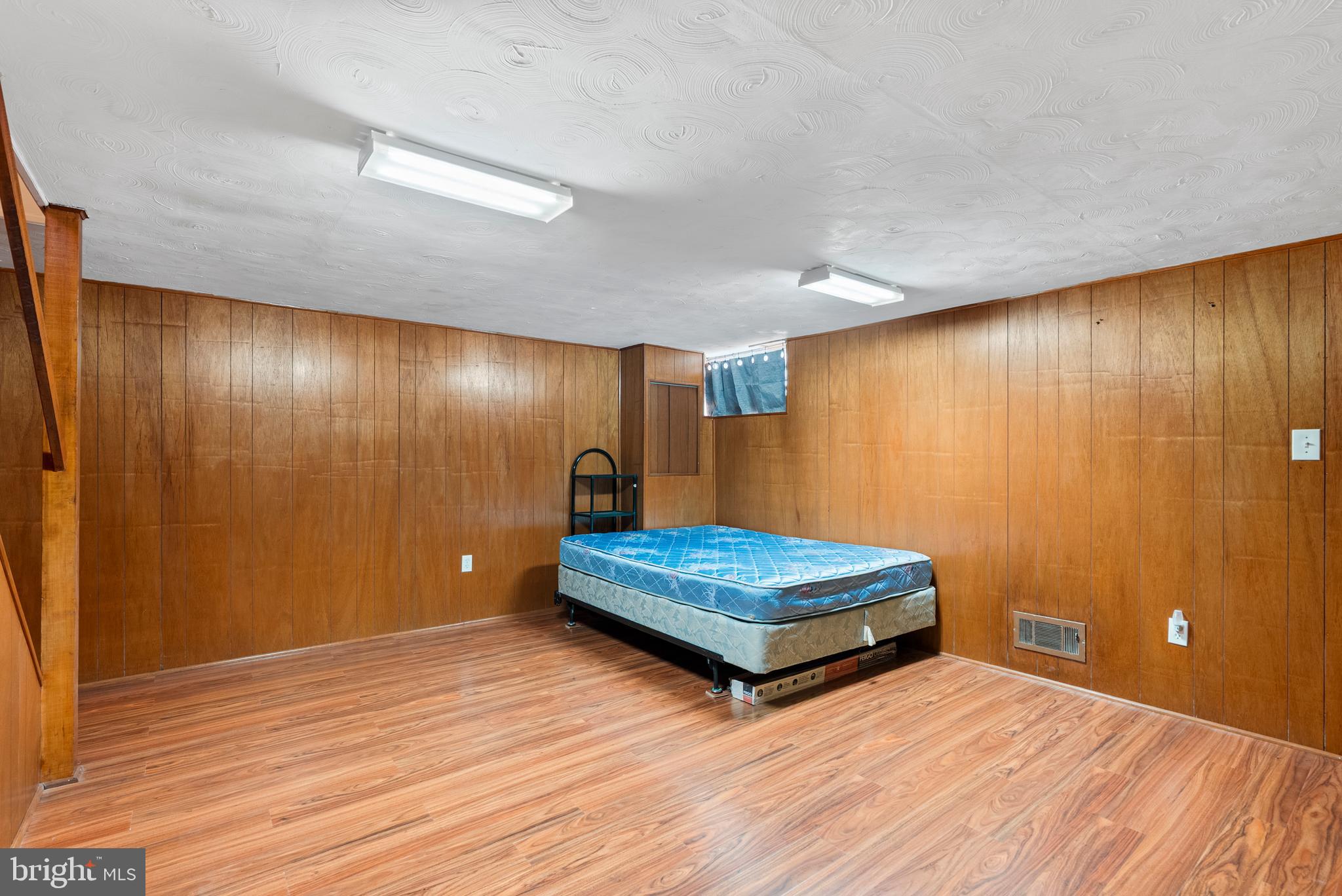 1041 Foxwood Lane Baltimore, MD 21221 - Photo 34 of 45 a room with pool table