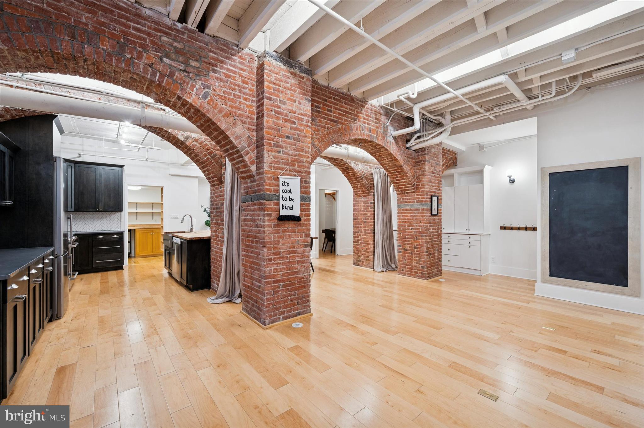 102 Church Street, Unit 101 Philadelphia, PA 19106 - Photo 11 of 31