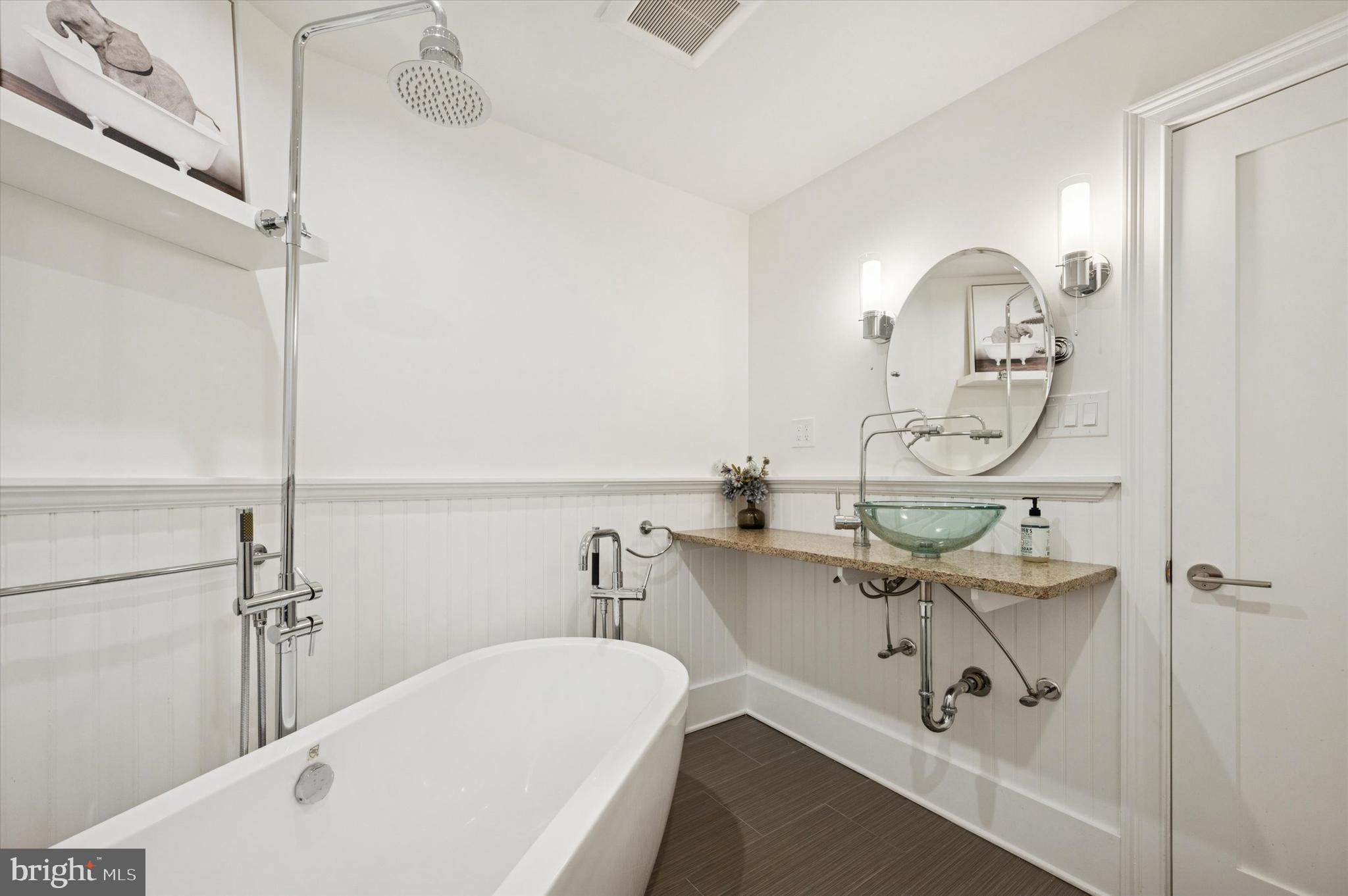 102 Church Street, Unit 101 Philadelphia, PA 19106 - Photo 16 of 31