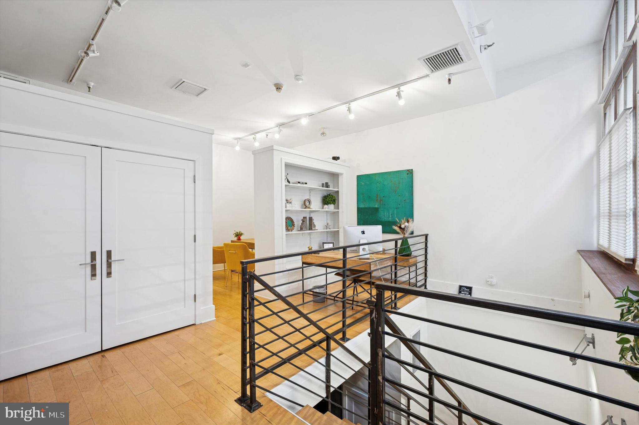 102 Church Street, Unit 101 Philadelphia, PA 19106 - Photo 19 of 31