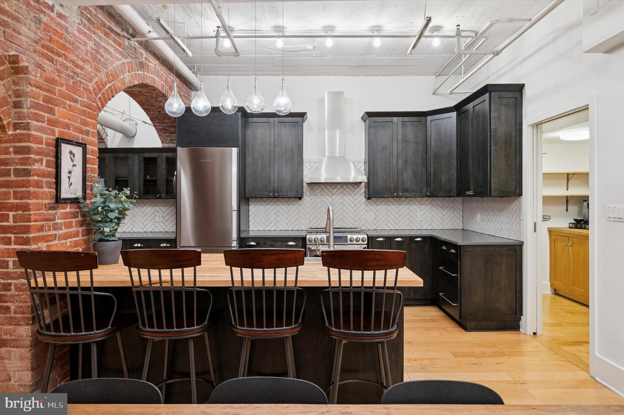 102 Church Street, Unit 101 Philadelphia, PA 19106 - Photo 2 of 31