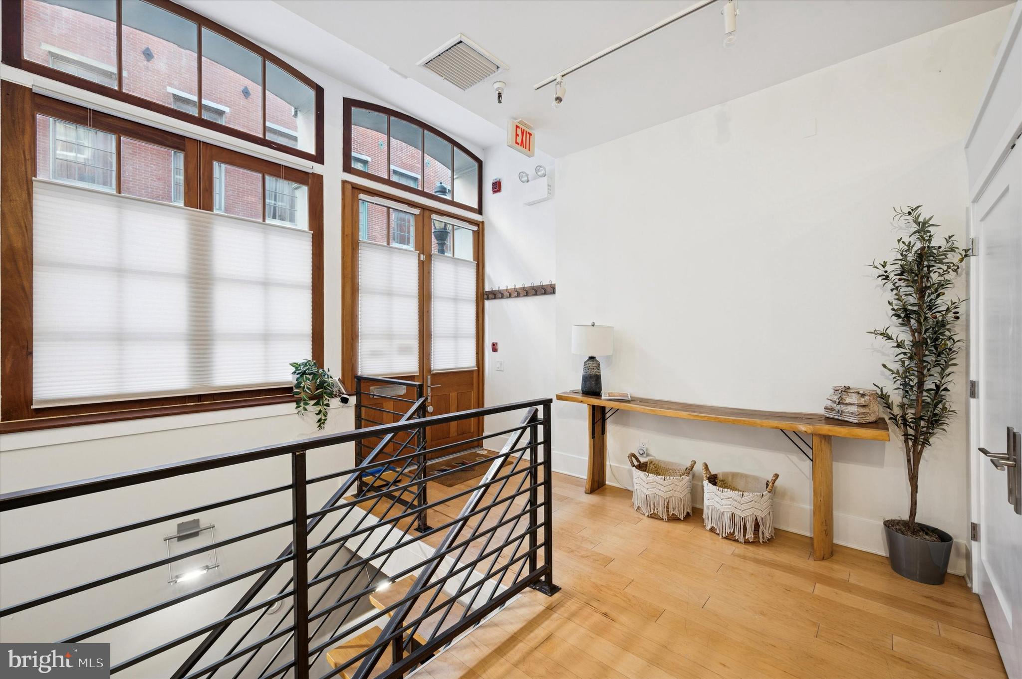 102 Church Street, Unit 101 Philadelphia, PA 19106 - Photo 23 of 31