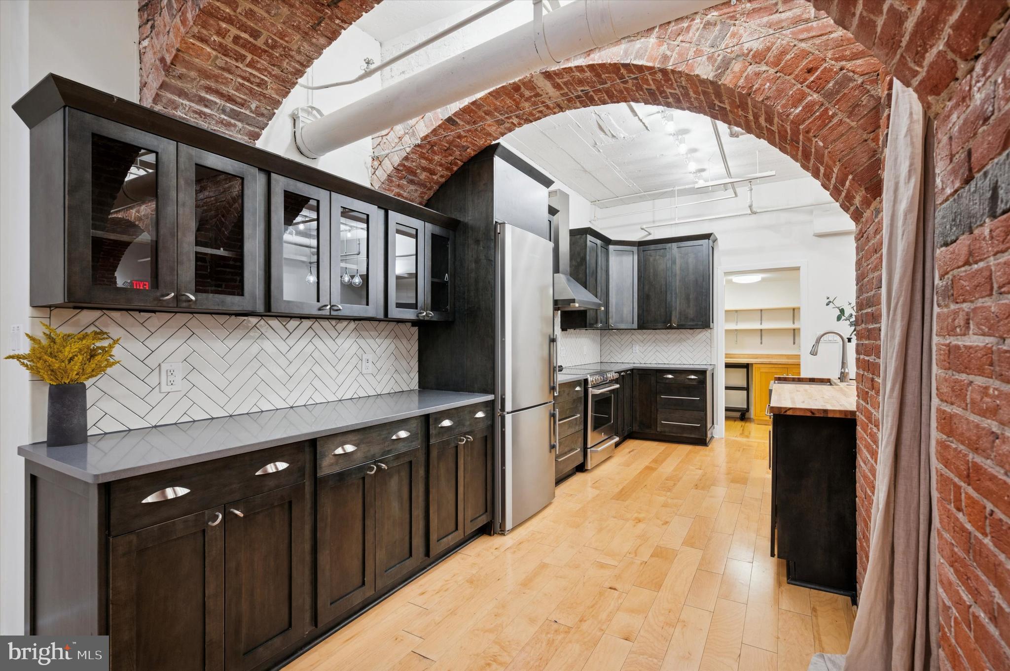 102 Church Street, Unit 101 Philadelphia, PA 19106 - Photo 4 of 31