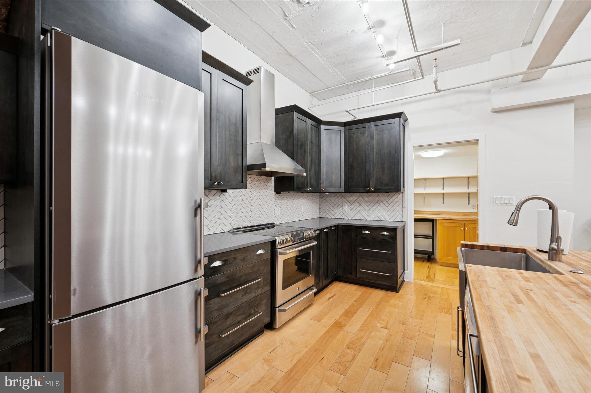 102 Church Street, Unit 101 Philadelphia, PA 19106 - Photo 6 of 31