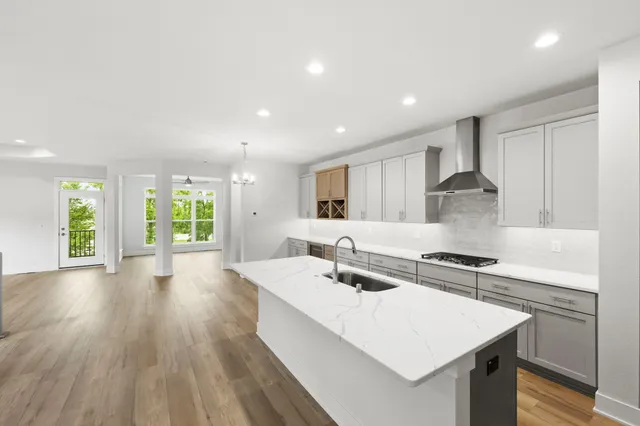 $674,900 | N28W25285 Pkwy Rdg Circle, Unit C BLDG 14 49, Pewaukee, WI 53072