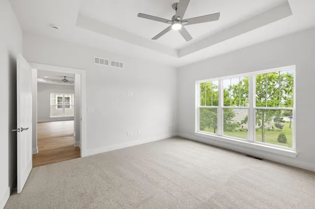 $674,900 | N28W25285 Pkwy Rdg Circle, Unit C BLDG 14 49, Pewaukee, WI 53072