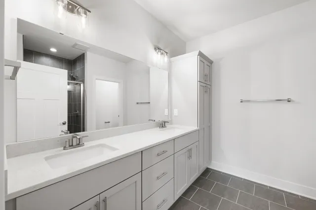 $674,900 | N28W25285 Pkwy Rdg Circle, Unit C BLDG 14 49, Pewaukee, WI 53072