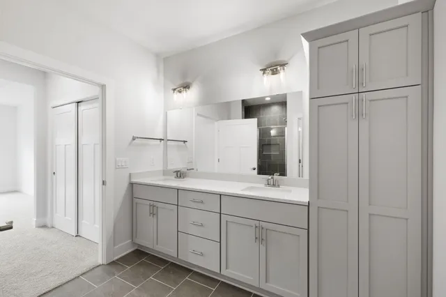 $674,900 | N28W25285 Pkwy Rdg Circle, Unit C BLDG 14 49, Pewaukee, WI 53072