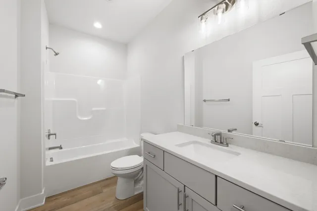 $674,900 | N28W25285 Pkwy Rdg Circle, Unit C BLDG 14 49, Pewaukee, WI 53072