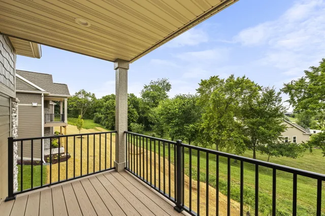 $674,900 | N28W25285 Pkwy Rdg Circle, Unit C BLDG 14 49, Pewaukee, WI 53072