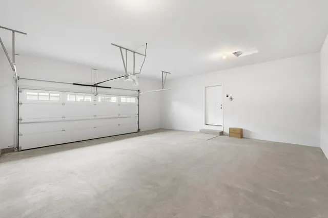 $674,900 | N28W25285 Pkwy Rdg Circle, Unit C BLDG 14 49, Pewaukee, WI 53072