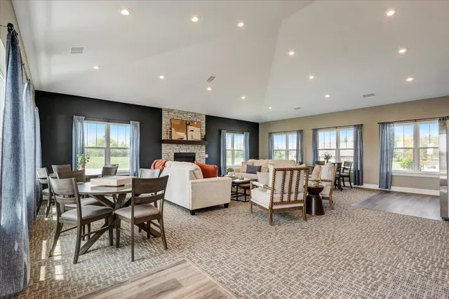 $674,900 | N28W25285 Pkwy Rdg Circle, Unit C BLDG 14 49, Pewaukee, WI 53072