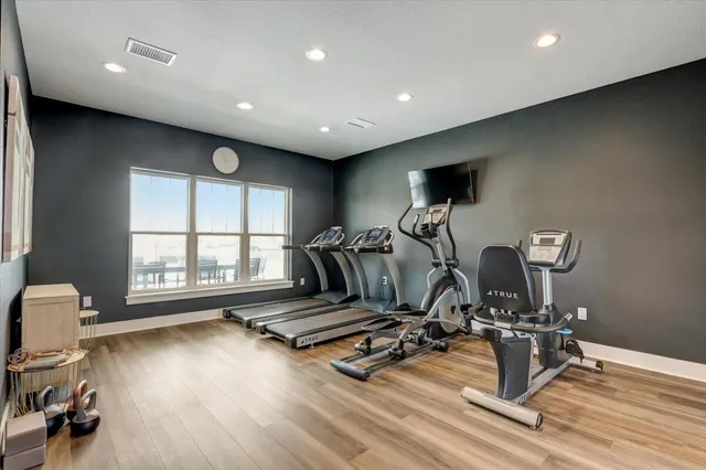 $674,900 | N28W25285 Pkwy Rdg Circle, Unit C BLDG 14 49, Pewaukee, WI 53072