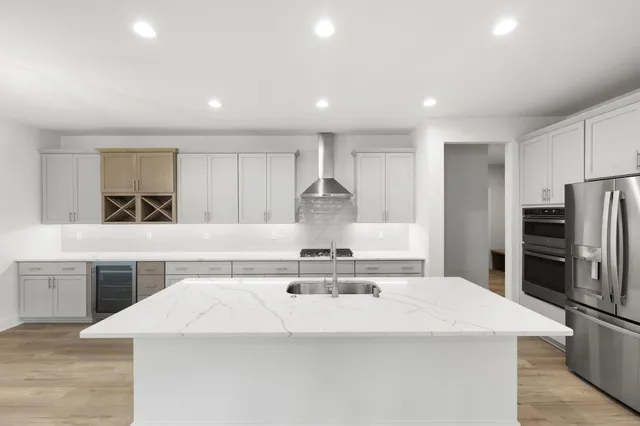 $674,900 | N28W25285 Pkwy Rdg Circle, Unit C BLDG 14 49, Pewaukee, WI 53072