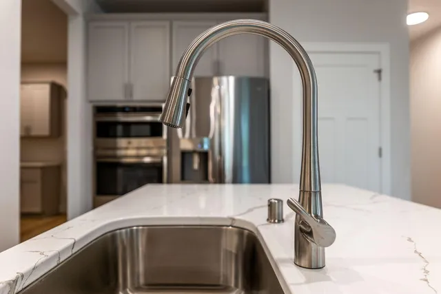 $674,900 | N28W25285 Pkwy Rdg Circle, Unit C BLDG 14 49, Pewaukee, WI 53072