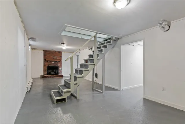 $999,998 | 162 Center Avenue, Middletown, RI 02842