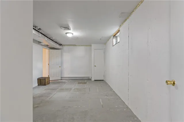 $999,998 | 162 Center Avenue, Middletown, RI 02842