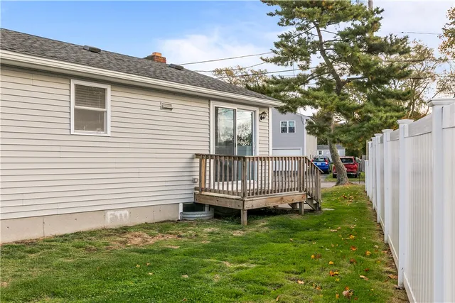 $999,998 | 162 Center Avenue, Middletown, RI 02842