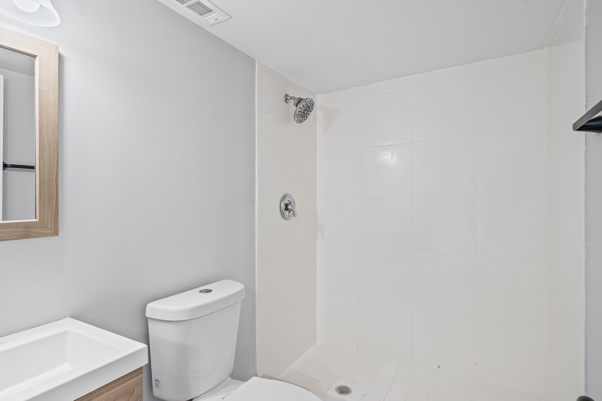 8194 Thames Boulevard, Unit B Boca Raton, FL 33433 - Photo 36 of 49 19 Bathroom A (2)