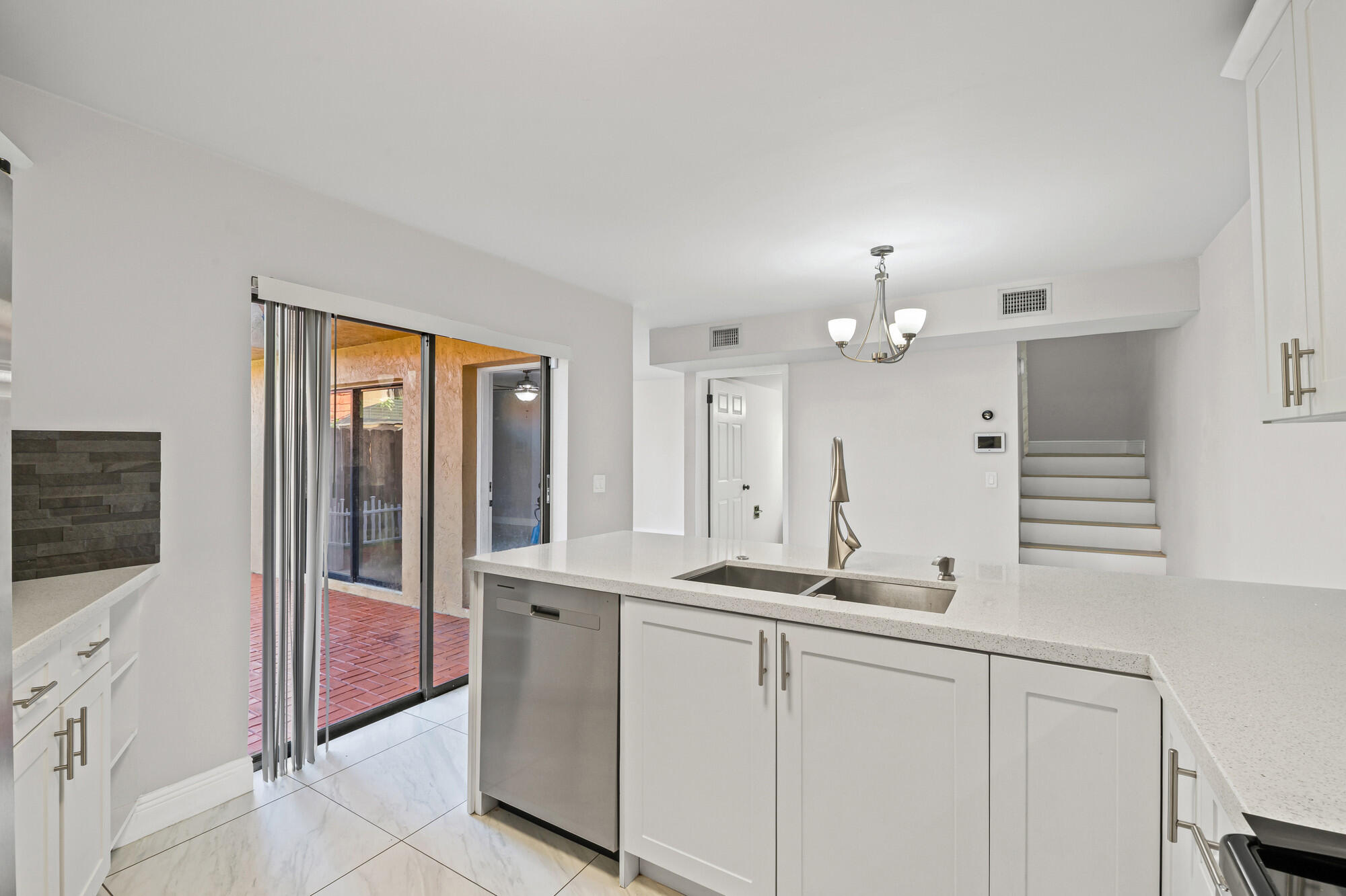 8194 Thames Boulevard, Unit B Boca Raton, FL 33433 - Photo 8 of 49 8 Kitchen (4)