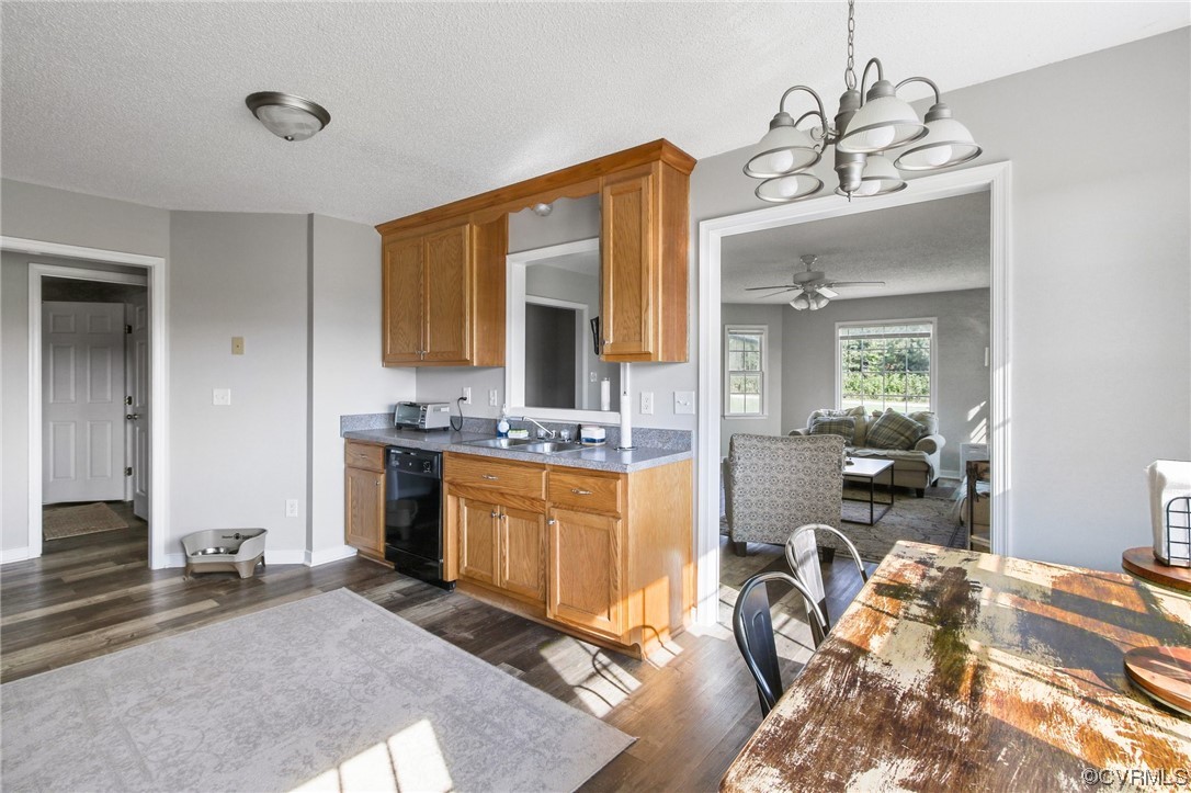 8376 Pine Acres Lane Carson, VA 23830 - Photo 8 of 21