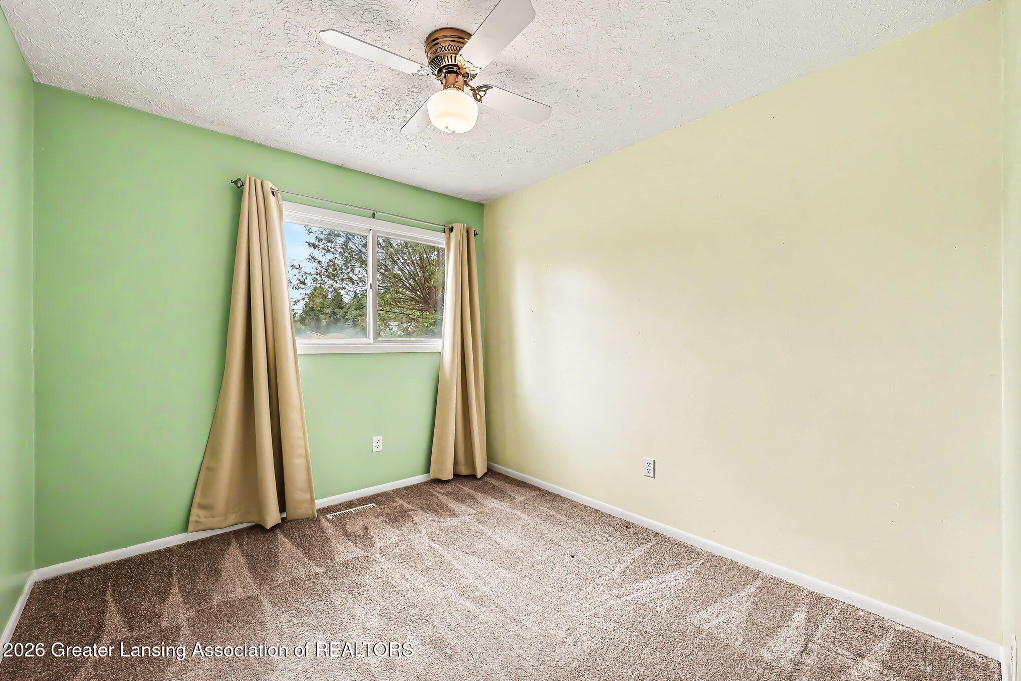 4670 Wilcox Road Holt, MI 48842 - Photo 10 of 29 010_cfhj5270_180