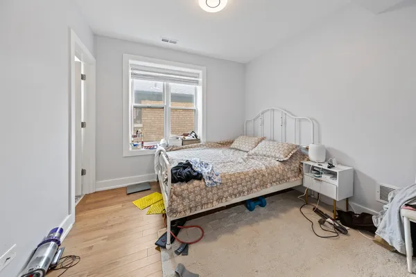 $2,795 | 2550 West Balmoral Avenue, Unit 1, Chicago, IL 60625