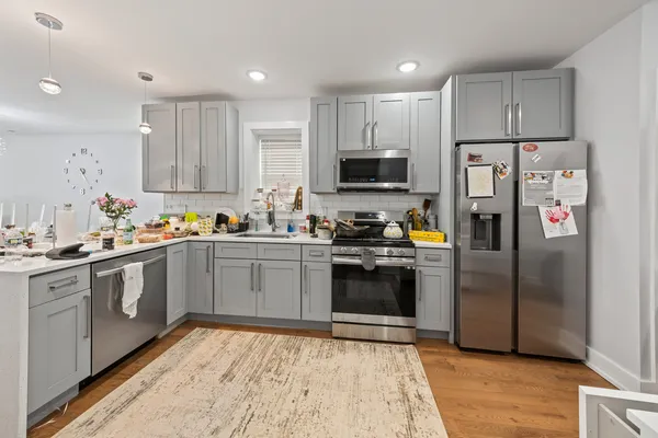 $2,795 | 2550 West Balmoral Avenue, Unit 1, Chicago, IL 60625