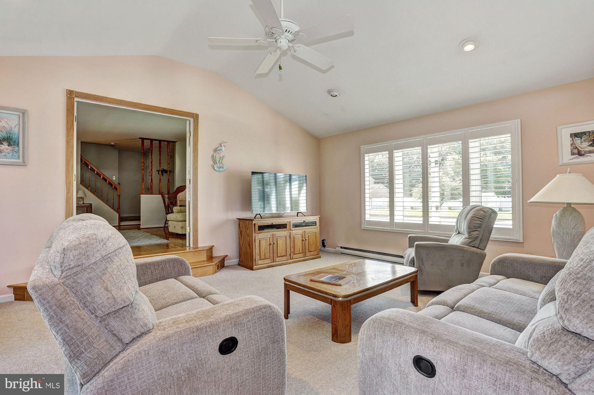 260 Ullman Road Pasadena, MD 21122 - Photo 7 of 33 Family Room