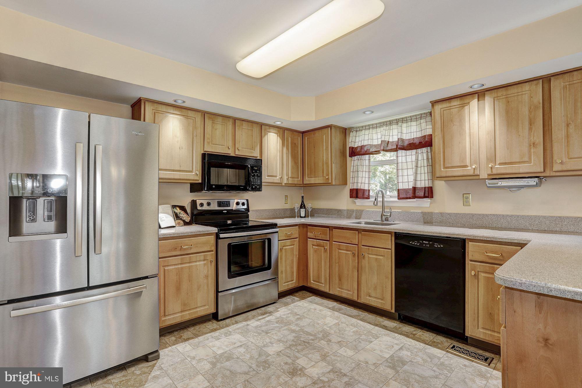 260 Ullman Road Pasadena, MD 21122 - Photo 10 of 33 Kitchen