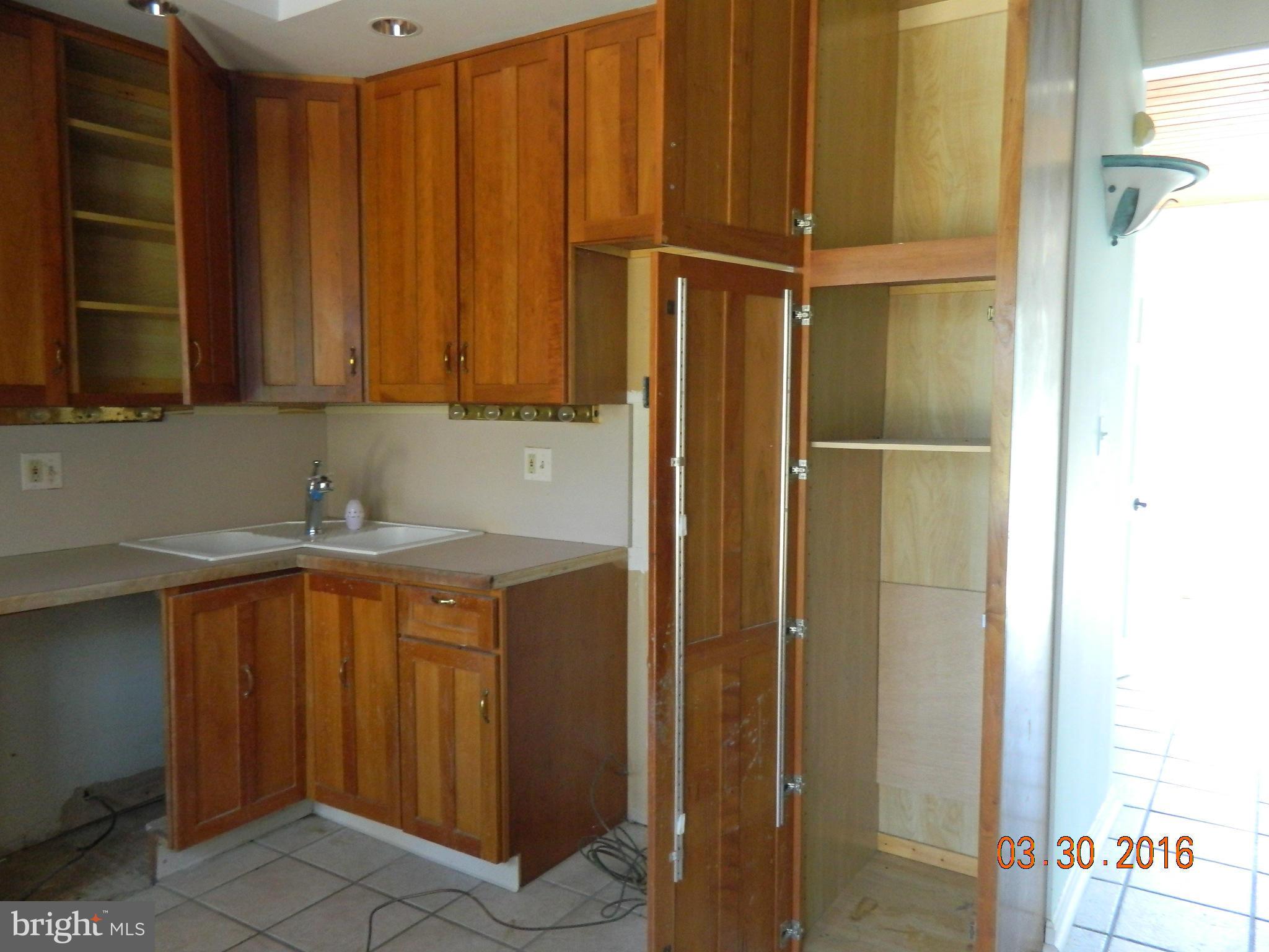 3351 Carroll Road Huntingtown, MD 20639 - Photo 6 of 28 Kitchen