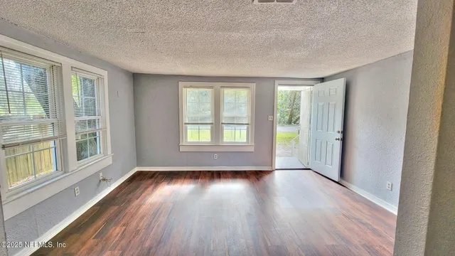 $1,050 | 3553 Owen Avenue, Jacksonville, FL 32208